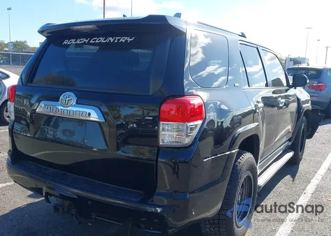 2010 Toyota 4Runner Sr5 V6 z USA, uszkodzony, nr VIN JTEBU5JR5A5020266